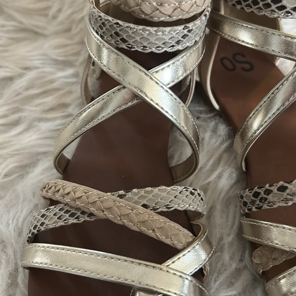 Sandals - Picture 6 of 8